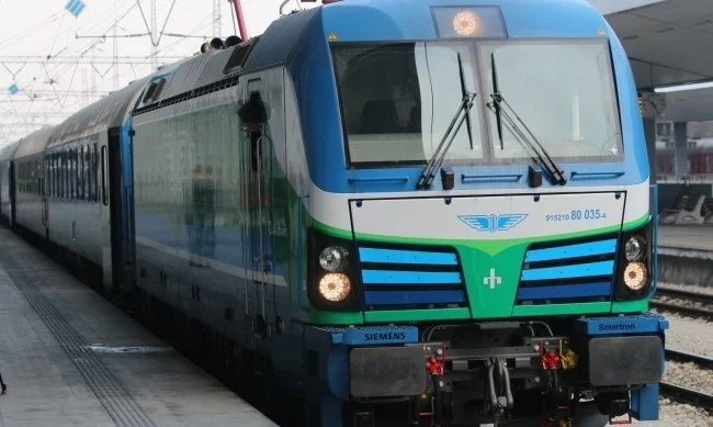 35 511 млади европейци ще пътуват безплатно с влак лятото 