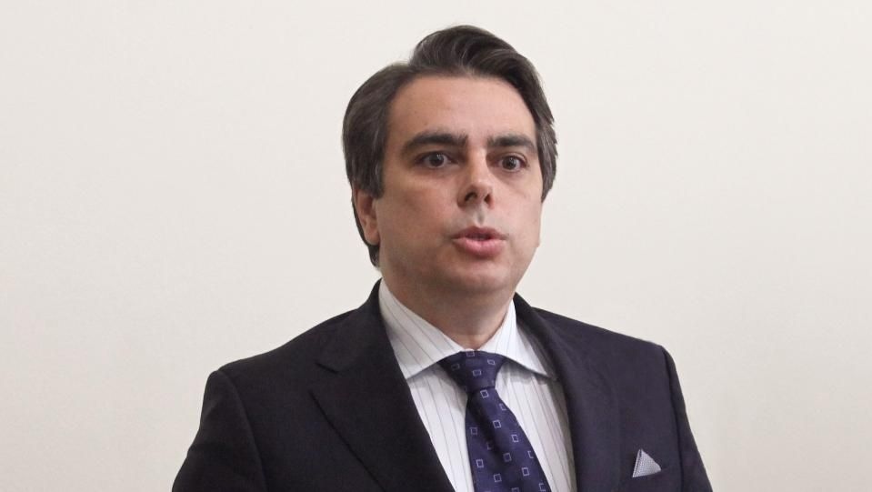 Бившият вече финансов министър Асен Василев е имал екип от