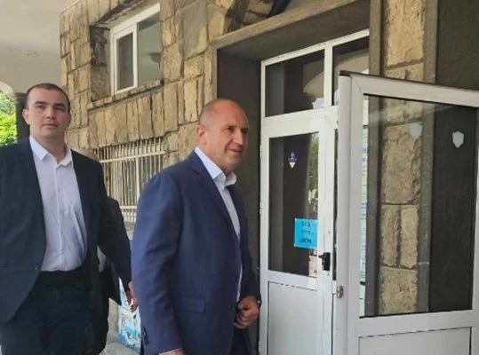 Радев заплаши с президентска партия: Ако продължават безпринципните коалиции