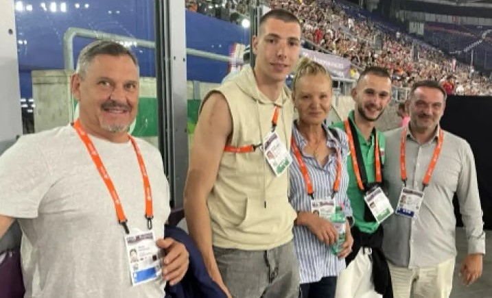 Стефка Костадинова предизвика истински фурор с присъствието си на Стадио