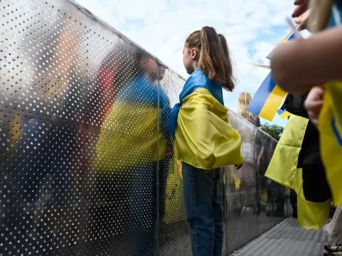 30 украински деца загубили родител във войната ще бъдат настанени
