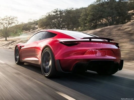 Илон Мъск: Новата Tesla ще може да лети!