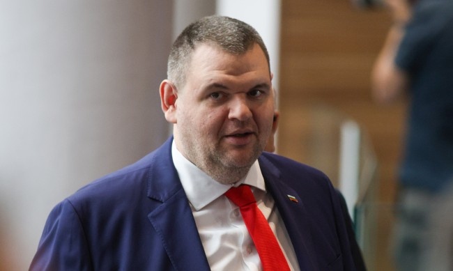 Председателят на ДПС Делян Пеевски заяви че в момента партиите