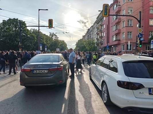 ГЕРБ-СДС поискаха оставката на Васил Терзиев заради движението около НДК