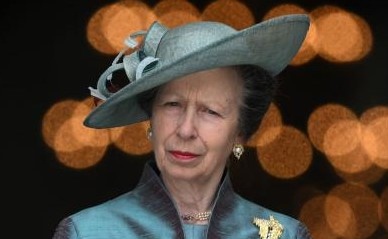 Сестрата на британския крал Чарлз Трети принцеса Ан частично е