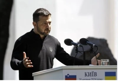 Зеленски работи по нов мирен план, който да сложи край на войната