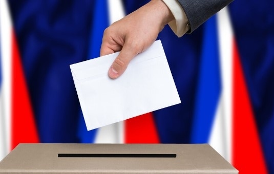 Франция гласува на предсрочни парламентарни избори