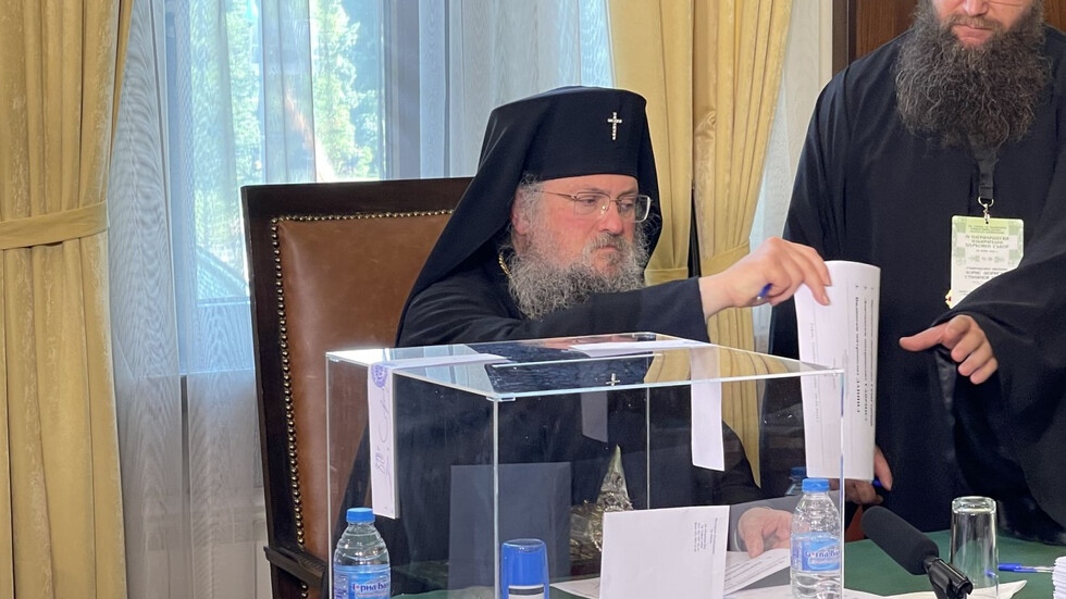 Приключи гласуването за избор на патриарх на България. Пуснати са