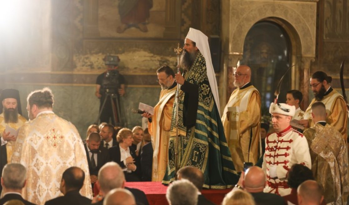 Новоизбраният български патриарх Даниил получи инсигниите знаците на патриаршеското достойнство