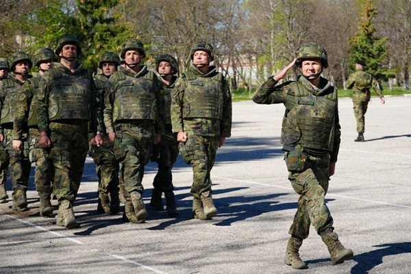 През уикенда военните бази на САЩ в Европа бяха приведени