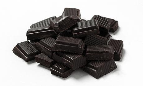 Горчивият черен шоколад без изкуствени добавки се смята за най