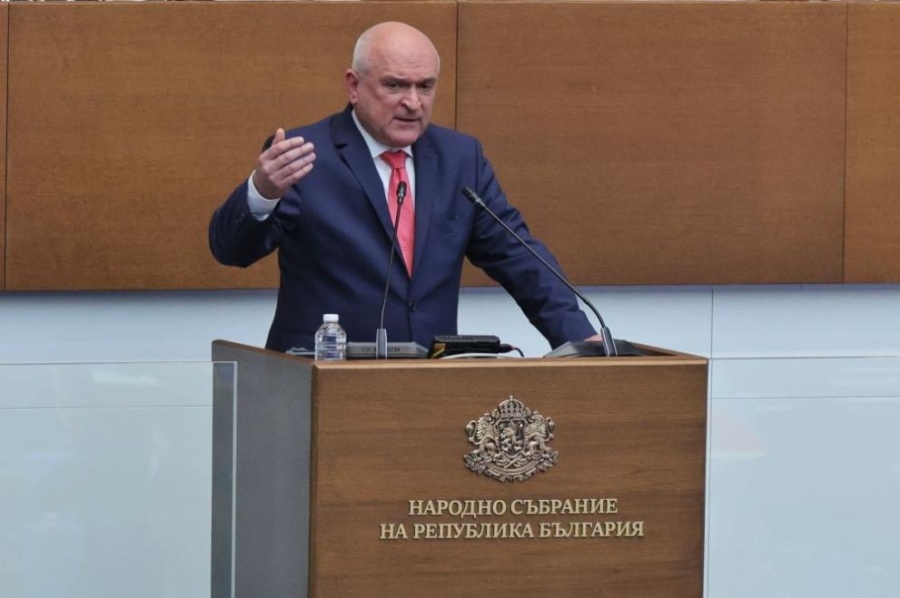 Главчев: Не може и да става дума, че ще бъдат изпращани български войски в Украйна