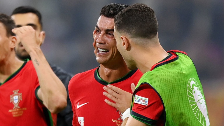 Сълзите на Кристиано Роналдо след пропуснатата дузпа срещу Словения продължават