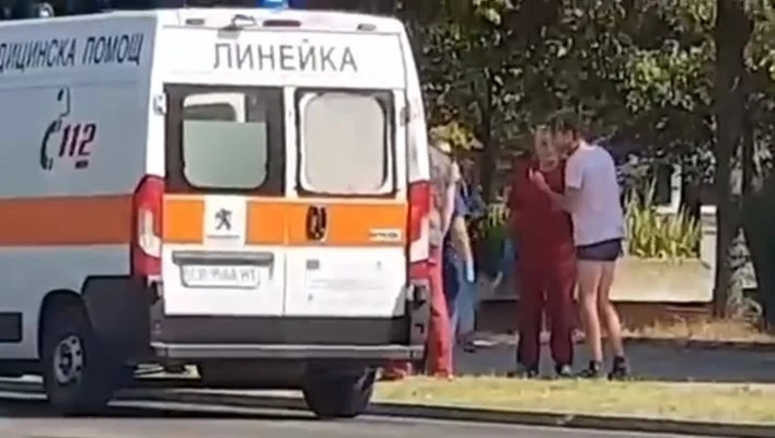 Явор Бахаров заспа по долни гащи на улица в Бургас след рождения си ден