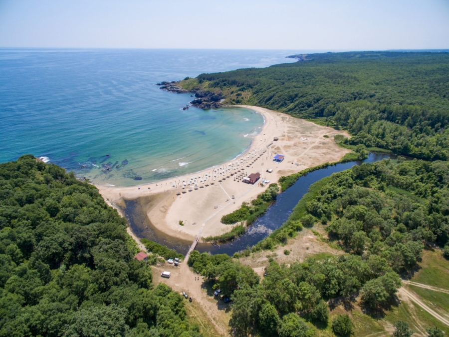 Община Царево и Министерството на туризма се заеха с казуса на плажа Силистар