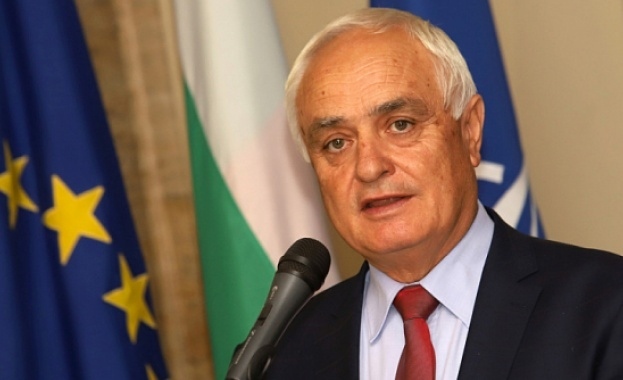 Министър Запрянов: Няма случай, в който Българската армия да е отказала помощ