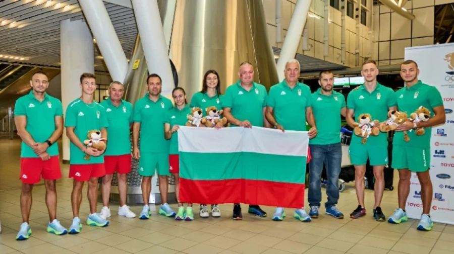 Плувци и гимнастици заминаха за олимпийската столица
