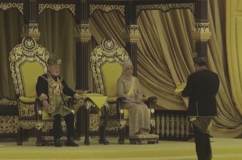 Грандиозна коронация на Султан Ибрахим в Малайзия (СНИМКИ+ВИДЕО)