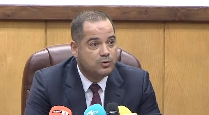 Калин Стоянов предложи помощ на гръцките власти в борбата с пожарите