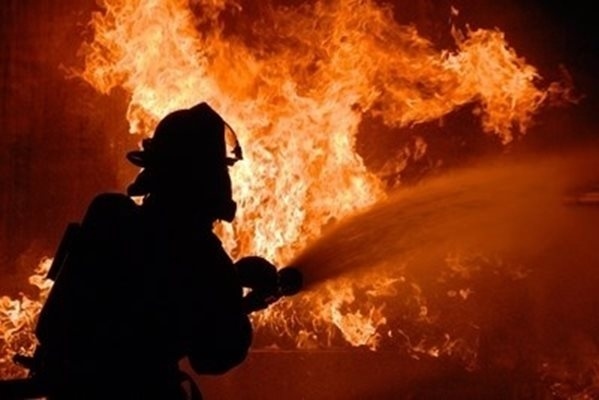 Пожарът в Гърция вече е на 600 метра от българската граница