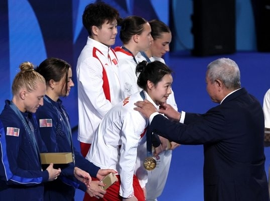 Първият златен медал от Олимпийските игри е за Китай