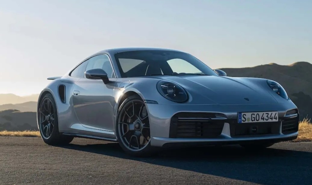 Porsche отбелязва 50 годишнината на емблематичния 911 Turbo със специално издание