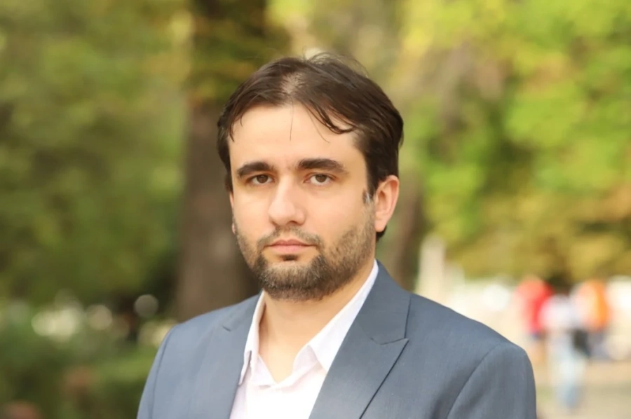 Божанов защити Петков: Ще продължим да решаваме проблемите, резултат от нереформираните институции