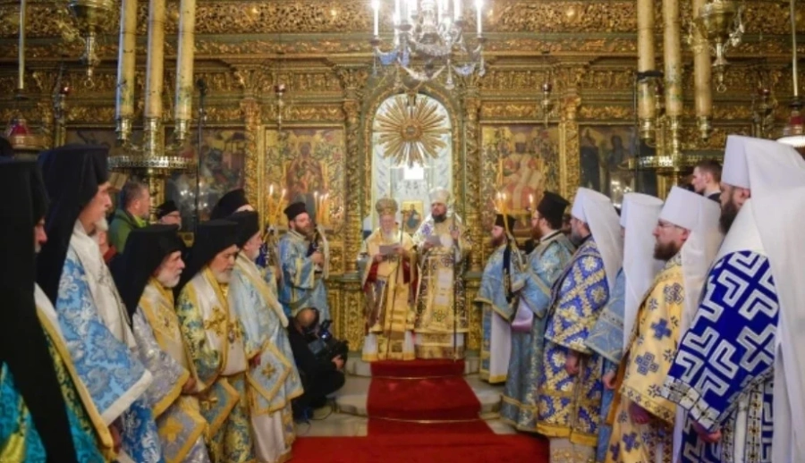 Украйна забранява дейността на Украинската православна църква
