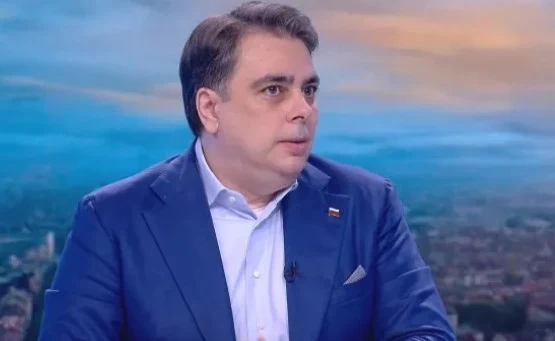 Асен Василев: Луи XIV си отиде, двама души трябва да се разберат за правителството