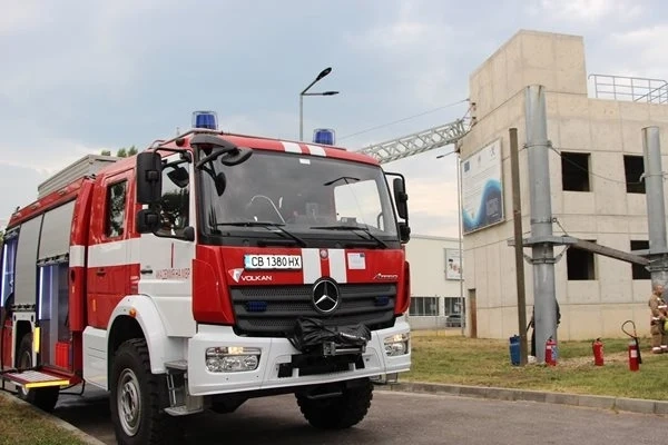 Срути се аулата на Нов български университет