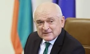 Премиерът Главчев: Органите на изпълнителната власт да спазват стриктно закона и да не се поддават на провокации