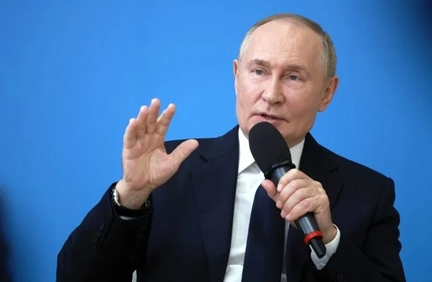 Путин пристигна в Монголия на официално посещение