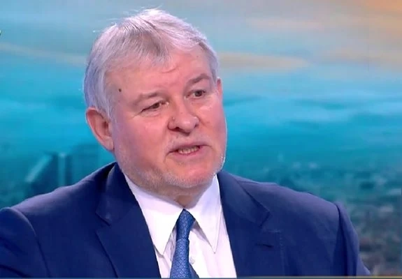 Румен Христов: Нещата след изборите ще бъдат трудни. Вероятно двупартийна коалиция няма да е достатъчна