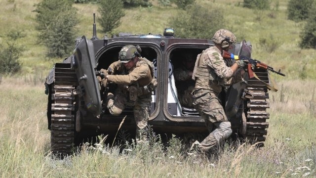 Великобритания и Франция планират изпращането на войници в Украйна 