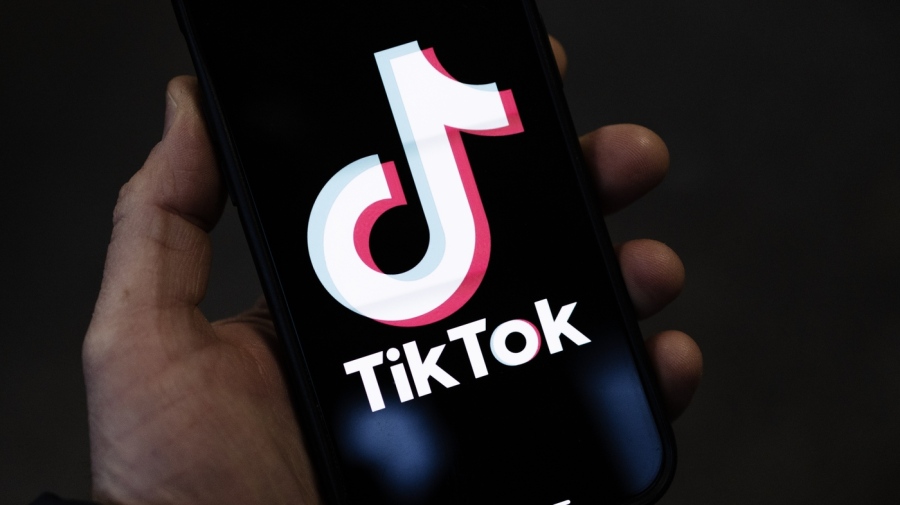 След първия тур на президентските избори: Румъния обмисля да забрани TikTok