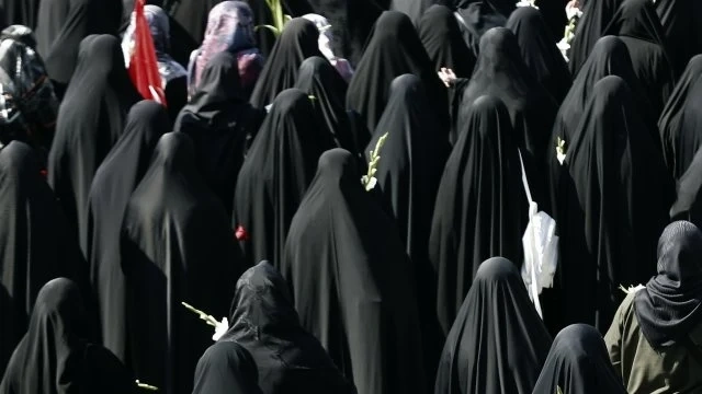В Иран: Психиатрична клиника за непокорните жени