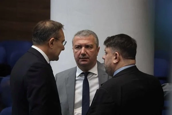 БСП кани формациите в парламента на кръгла маса за Киселова, този път и ГЕРБ, но пак без Пеевски