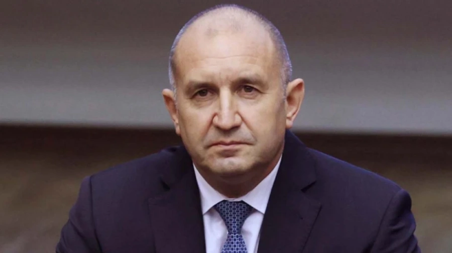 Румен Радев дава старт на консултациите преди връчването на първия мандат