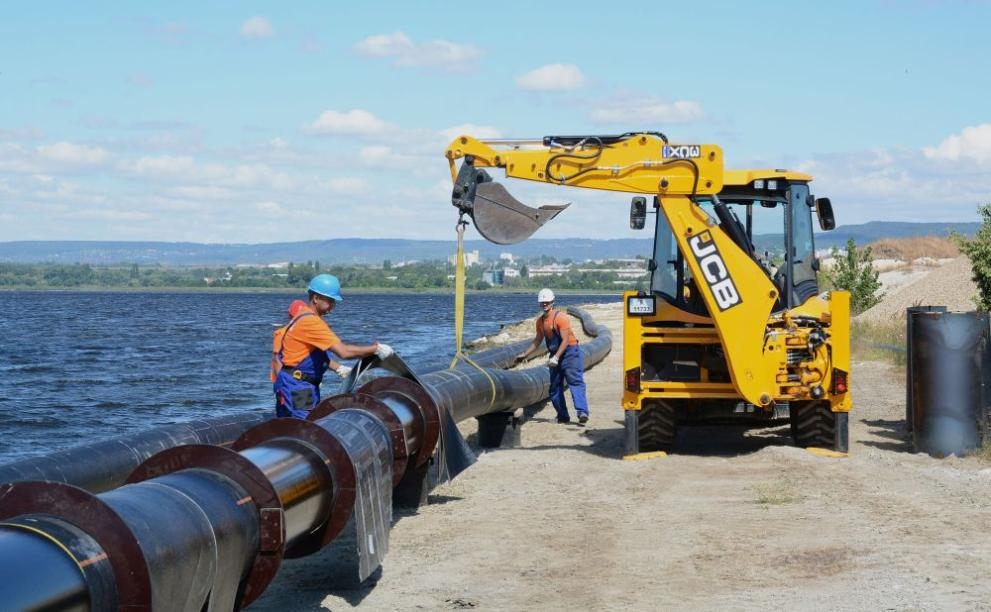 Тръбата за отпадни води която минава по дъното на Варненското