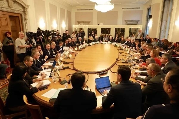 Преговорите за съставяне на правителство са възобновени