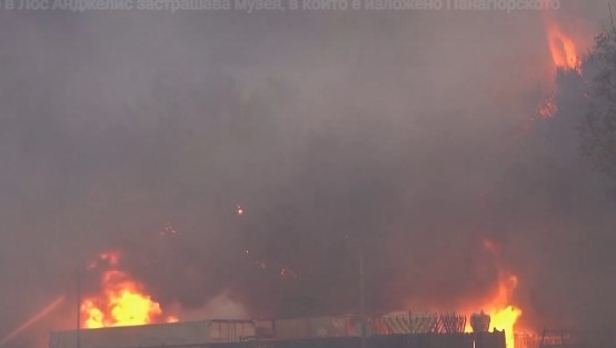 Извънредно положение обявиха властите в Лос Анджелис заради мощния горски