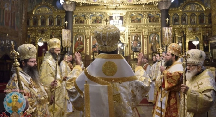 Патриарх Даниил отслужи заупокойна света литургия в памет на патриарсите Максим и Неофит