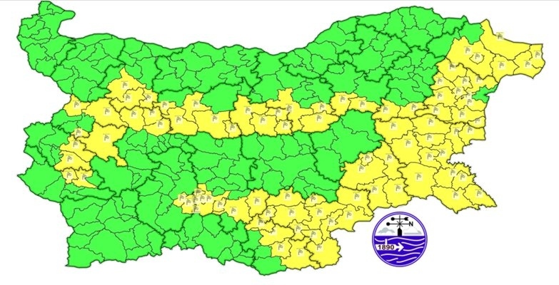 Жълт код за силен вятър в 18 области у нас утре