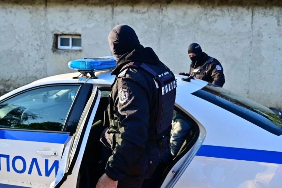 Полицейска акция в центъра на София, има задържани чужденци