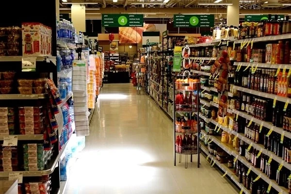 Магазините в Гърция намаляват цените на продуктите за Великденските празници