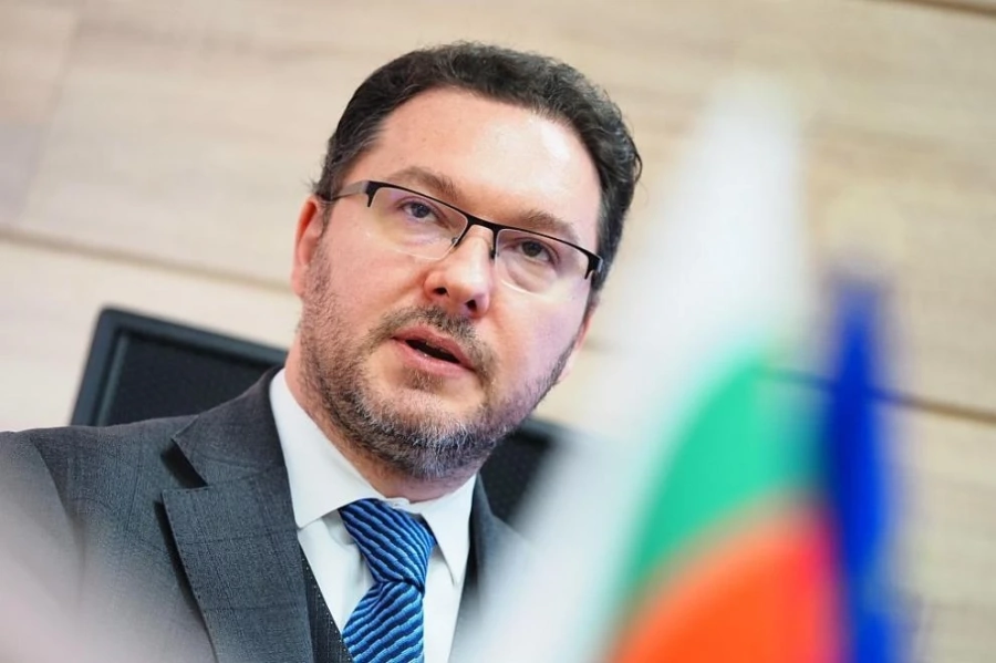 Министър Митов: Случаят с починалия мъж при полицейско задържане в Казанлък е срам за МВР