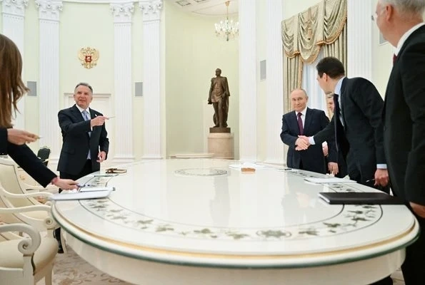 Путин и Стив Уиткоф разговарят в Кремъл