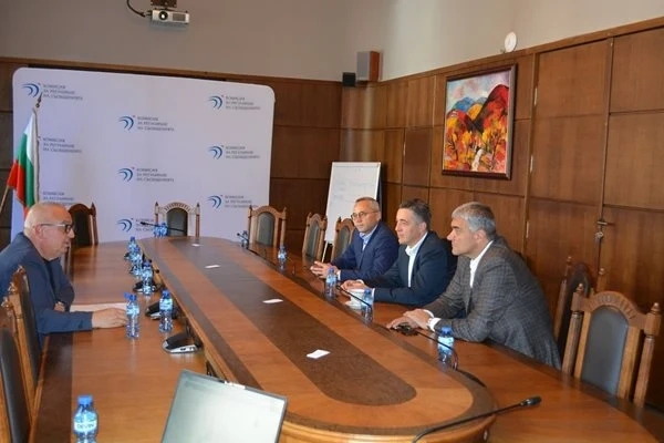 КРС иска от телекомите да съобщават навреме при проблеми с мрежата