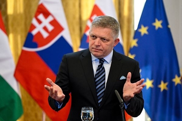 Фицо вече не е болен, отива в Москва за парада на 9 май