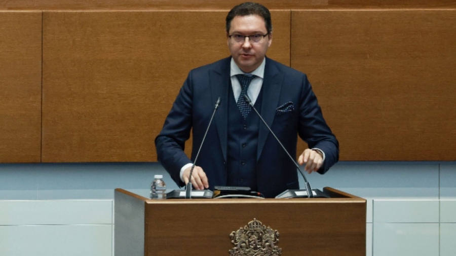 Росен Желязков няма да иска смяната на вътрешния министър